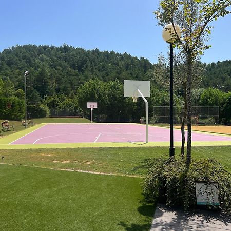 Camping Riera Merles Borreda Exterior photo