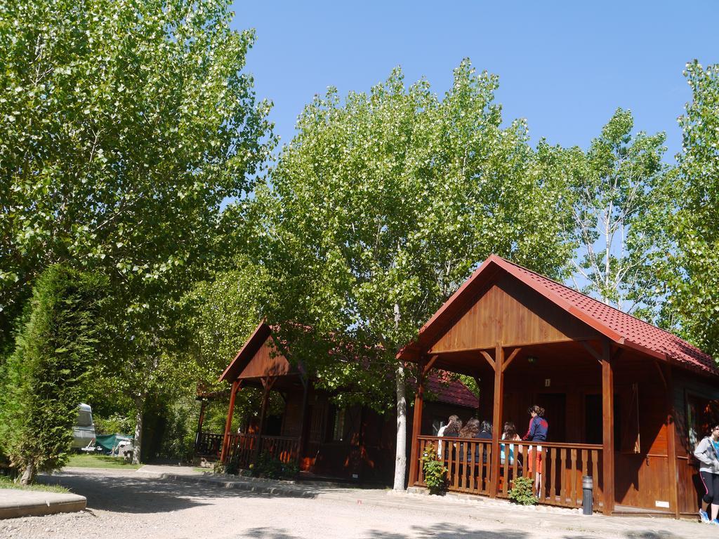 Camping Riera Merles Borreda Exterior photo
